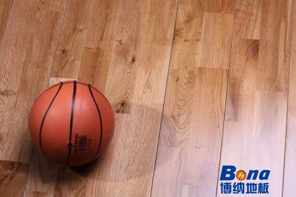 有什么体育运动木地板能用多久