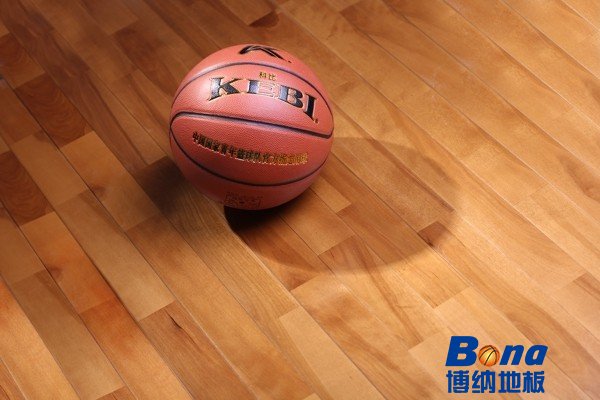 主辅龙骨篮球运动木地板保养方法