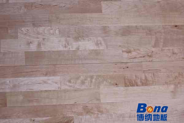 有什么体育运动木地板的变形量