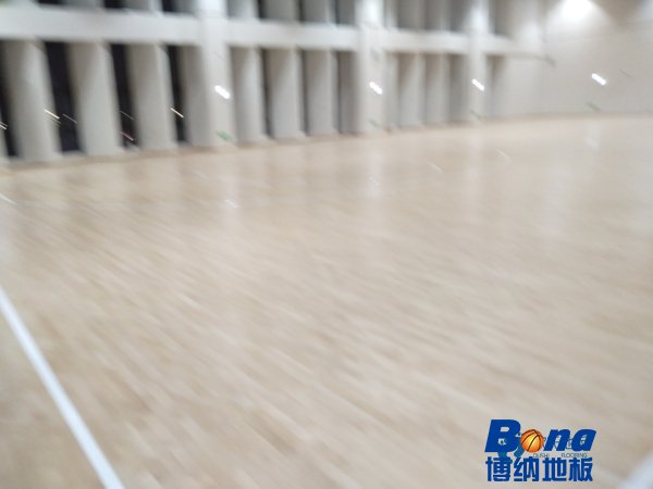用什么运动木地板的性能