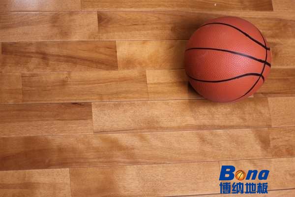 中学篮球运动木地板保养
